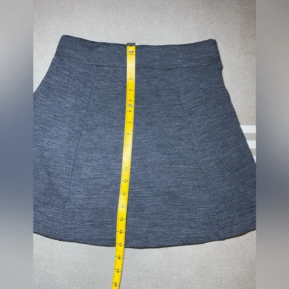 EUC Icebreaker Gray Merino Wool Mini Skirt With Pockets Pull On Elastic Waist - Picture 5 of 6